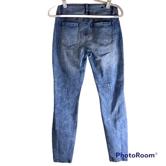 Cabi Cinch Skinny Jeans Sz 4 Mid Rise Bleach Splatter Distressed - Picture 2 of 9